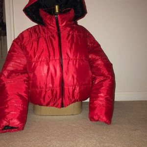 Reversible crop puffer jacket